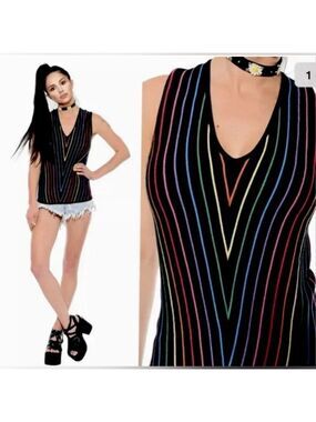 World Republic Silk/Viscose Blend Y2K Chevron Rainbow Stripe Top Size Medium